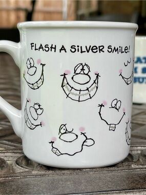 VTG ‘85 Hallmark Flash a Silver Smile Mug Cup Braces Dentist 3.5" Humor Gift EUC